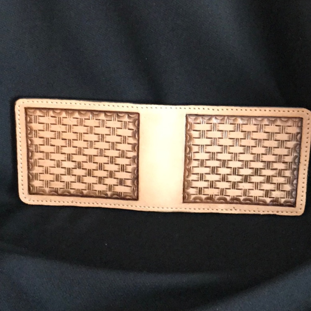 Men’s credit card case.